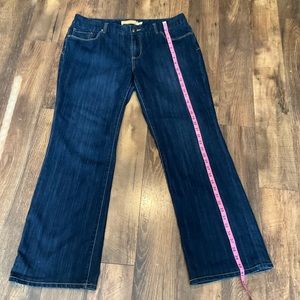 Seven Luxe Thalia jeans.